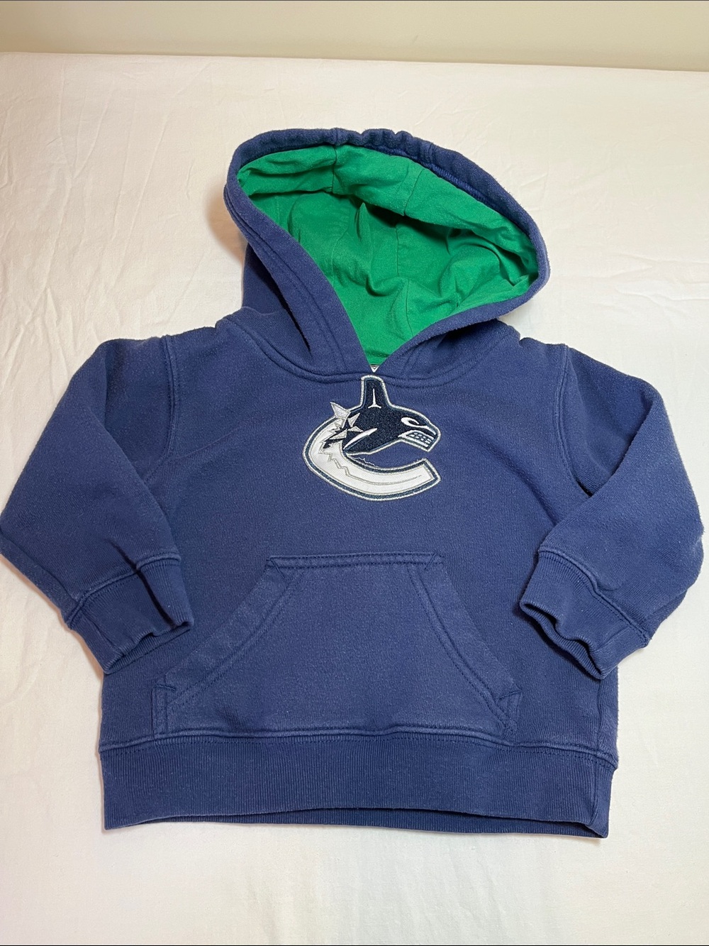 18M NHL- Vancouver Canucks hoodie